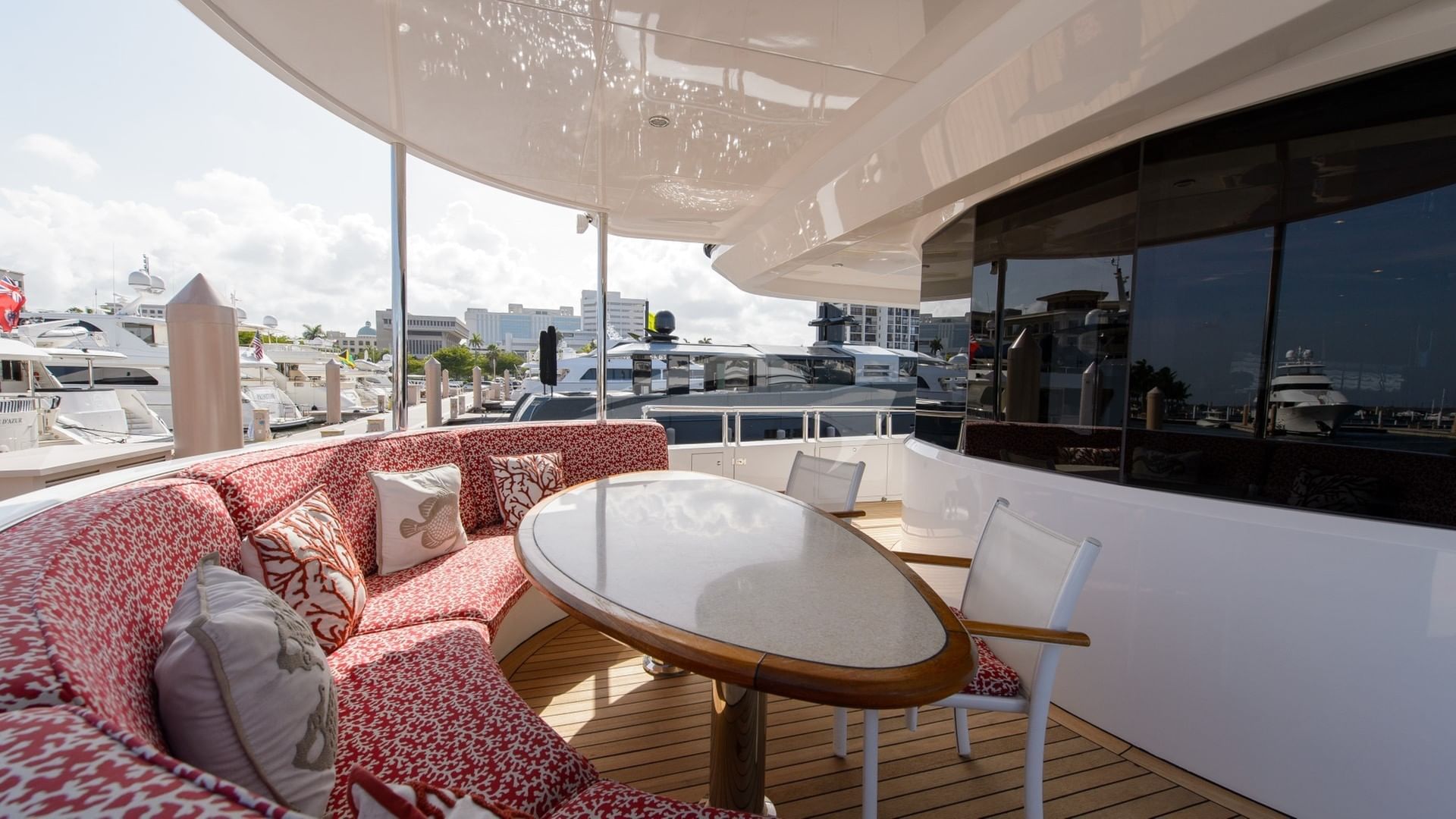 Aft deck dining and seating