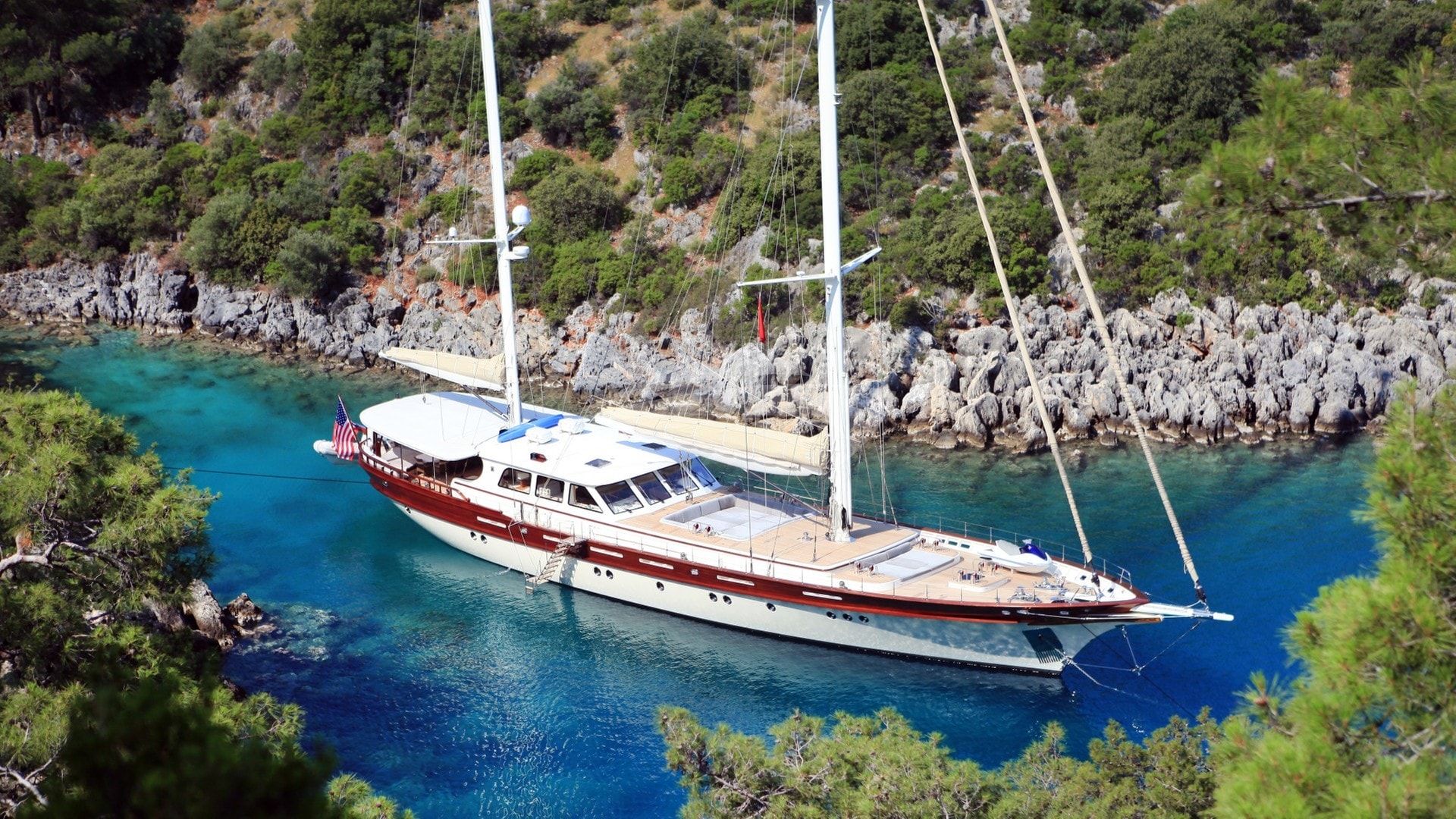 Zelda at anchor
