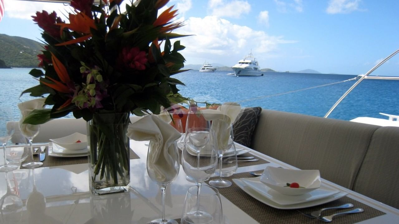 Aft Cockpit Dining Detail