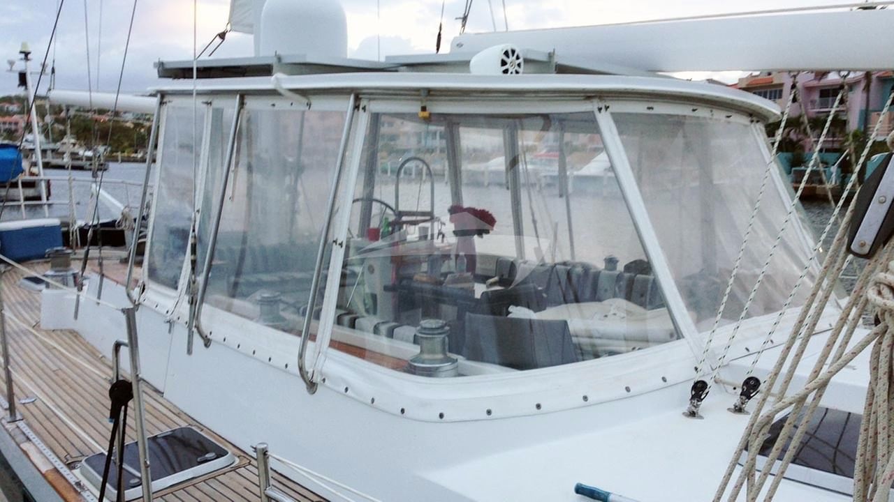 Cockpit can be fully enclosed & air-conditioned