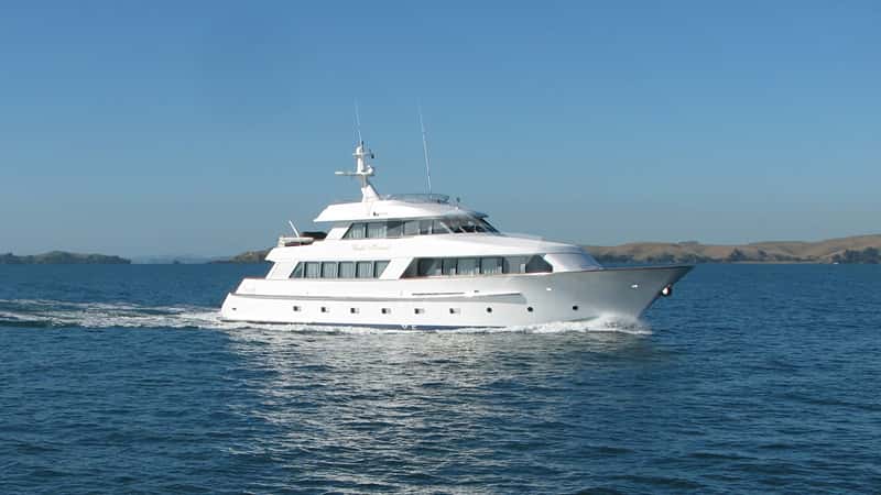 PACIFIC MERMAID 32m motor yacht charter