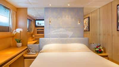 Port side aft double cabin