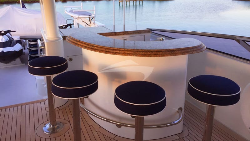 Cockpit Bar