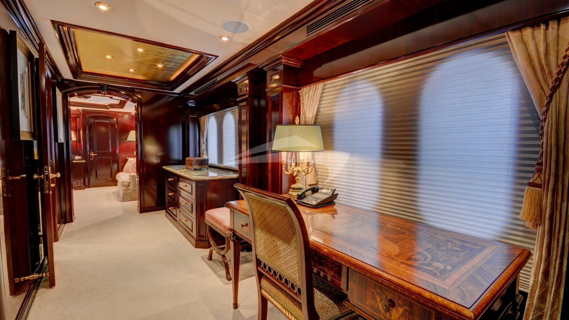 On Deck Master Stateroom, entrance