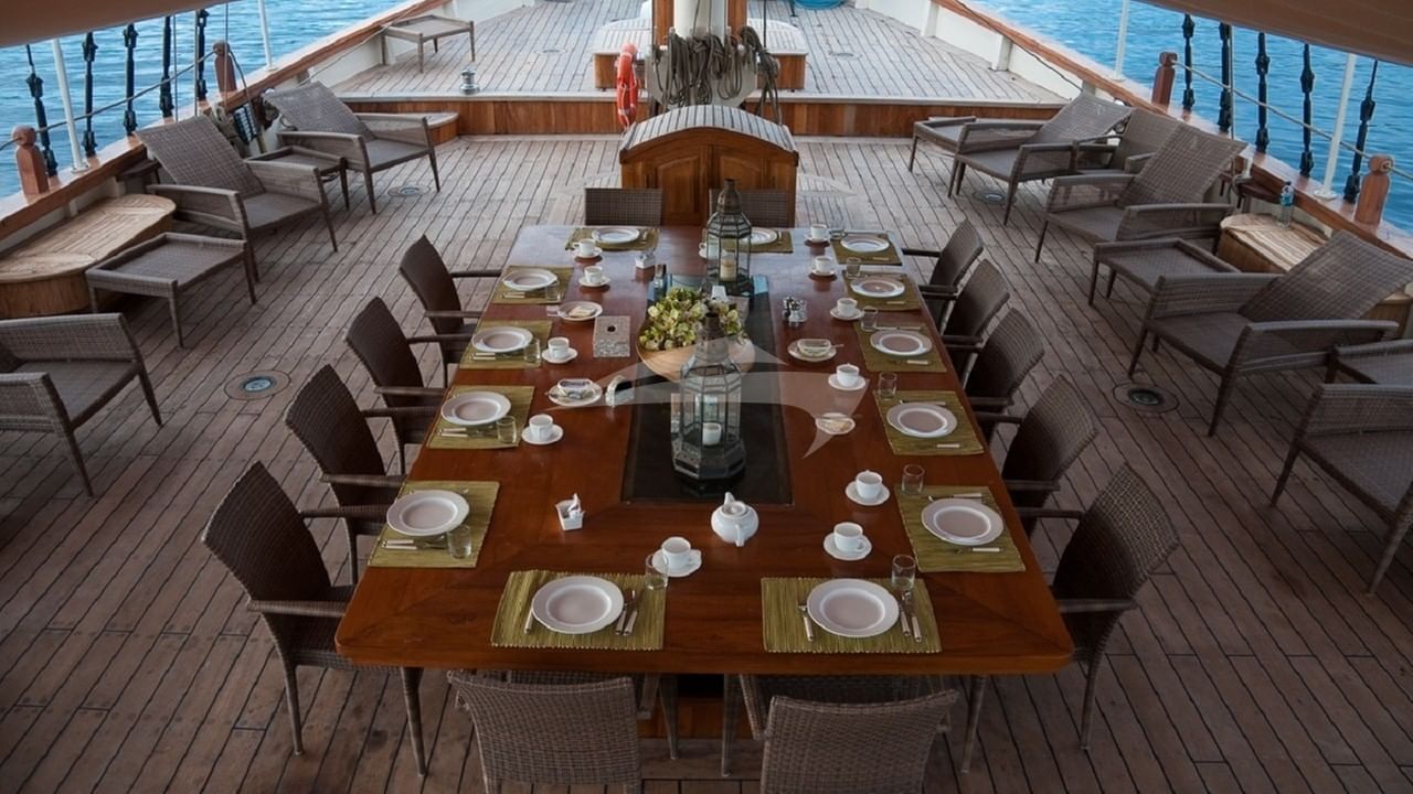 Deck Dining