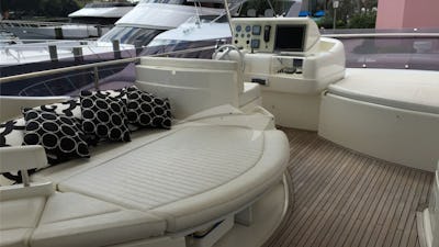 Deck Seating and Cockpit
