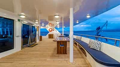 PORCH MAIN DECK
