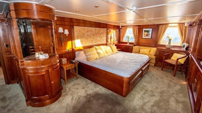 CHANTAL YACHT FOR CHARTER