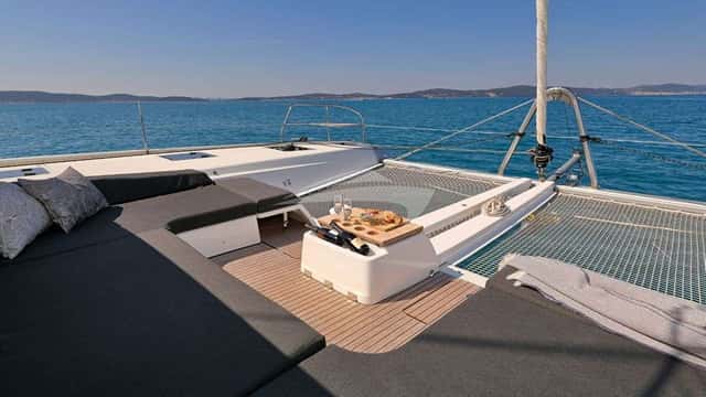 CHAMPAGNE PLEASE yacht charter photo 4