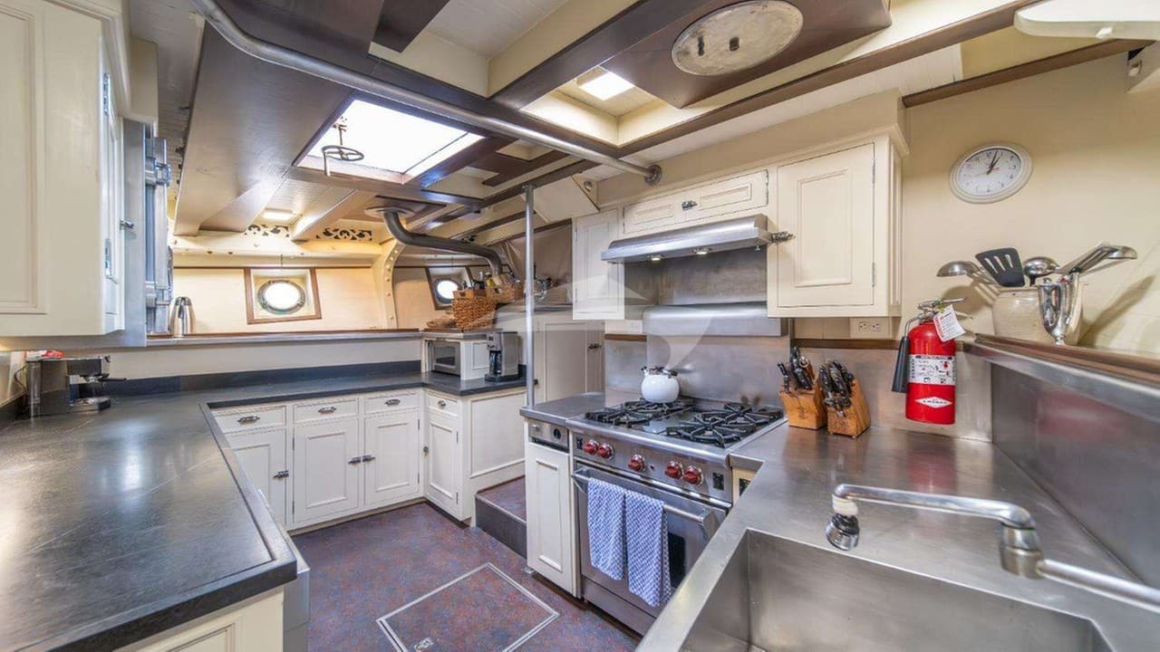 BLUE PETER, photo from the yacht portfolio 13