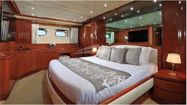 DEMAREST yacht charter photo 4