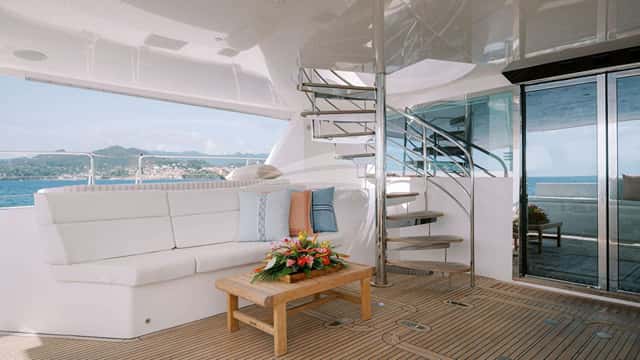 AVANTI yacht charter photo 3