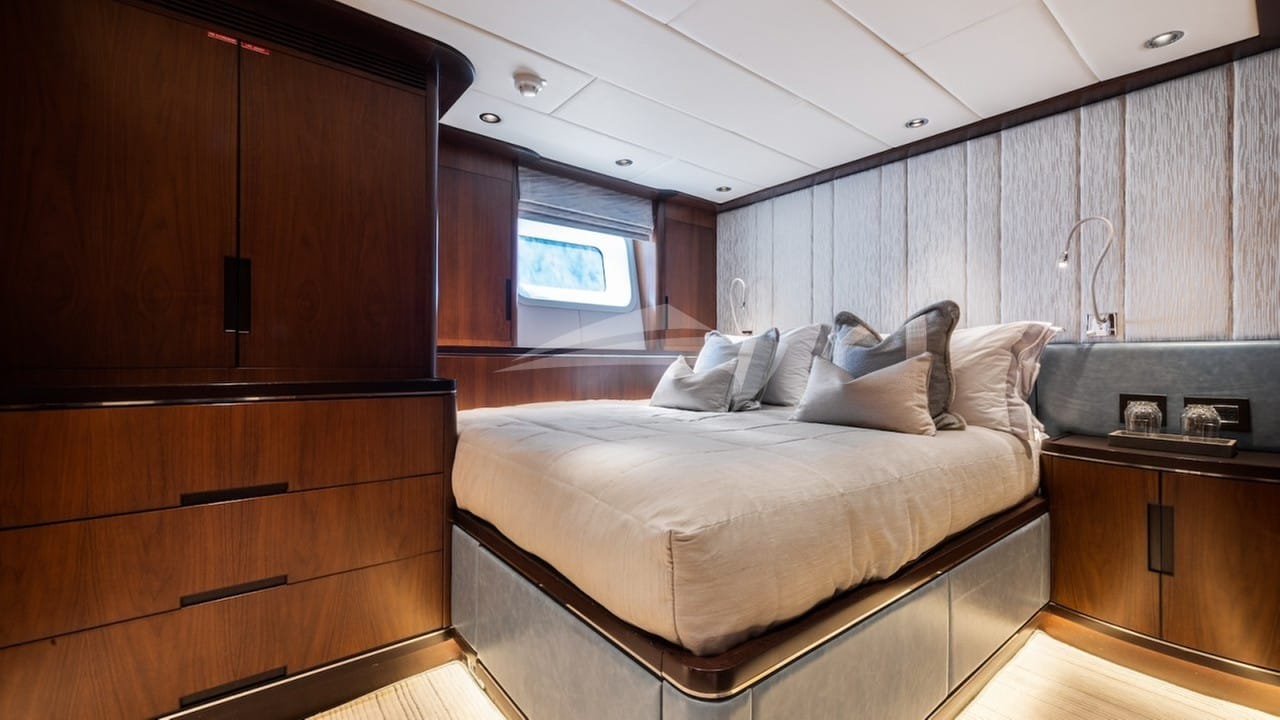 Double guest stateroom with additional Pullman