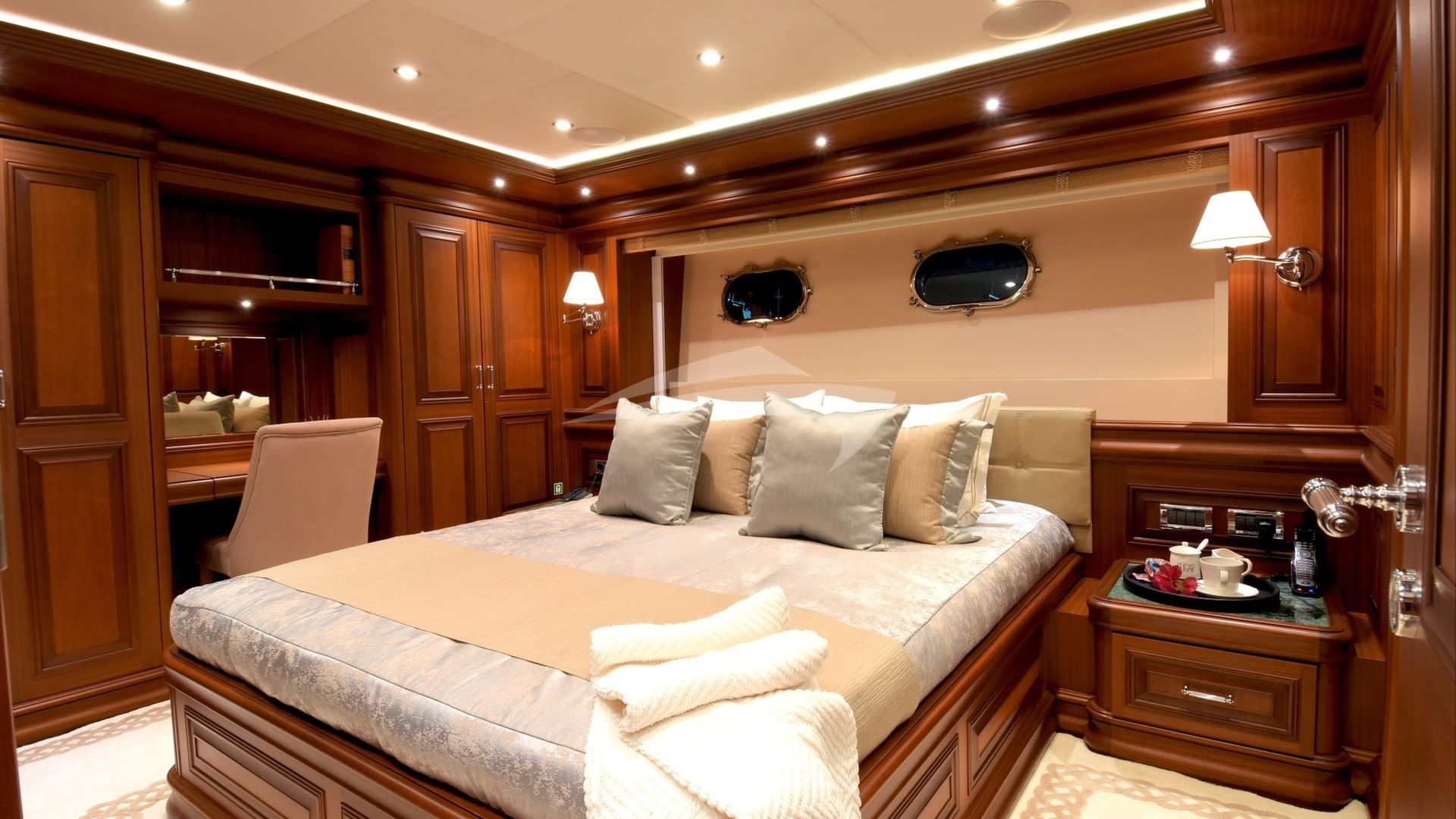 Queen Guest Stateroom