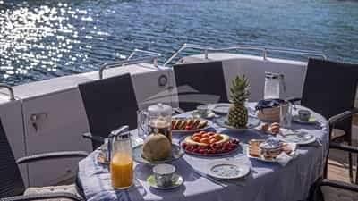 Deck Dining