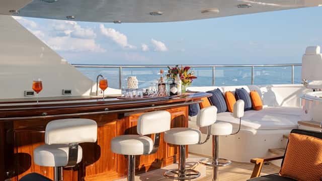 CROSSED SABRE yacht charter photo 3