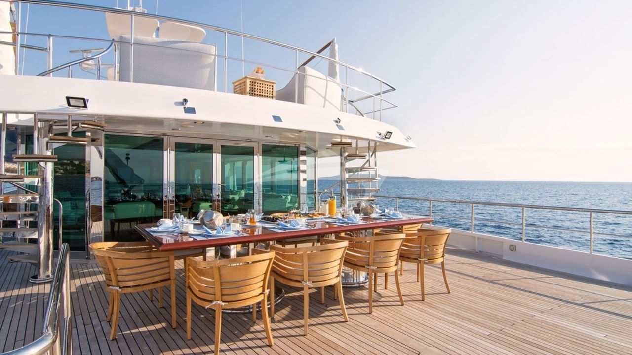 Deck Dining