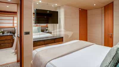 Guest cabin