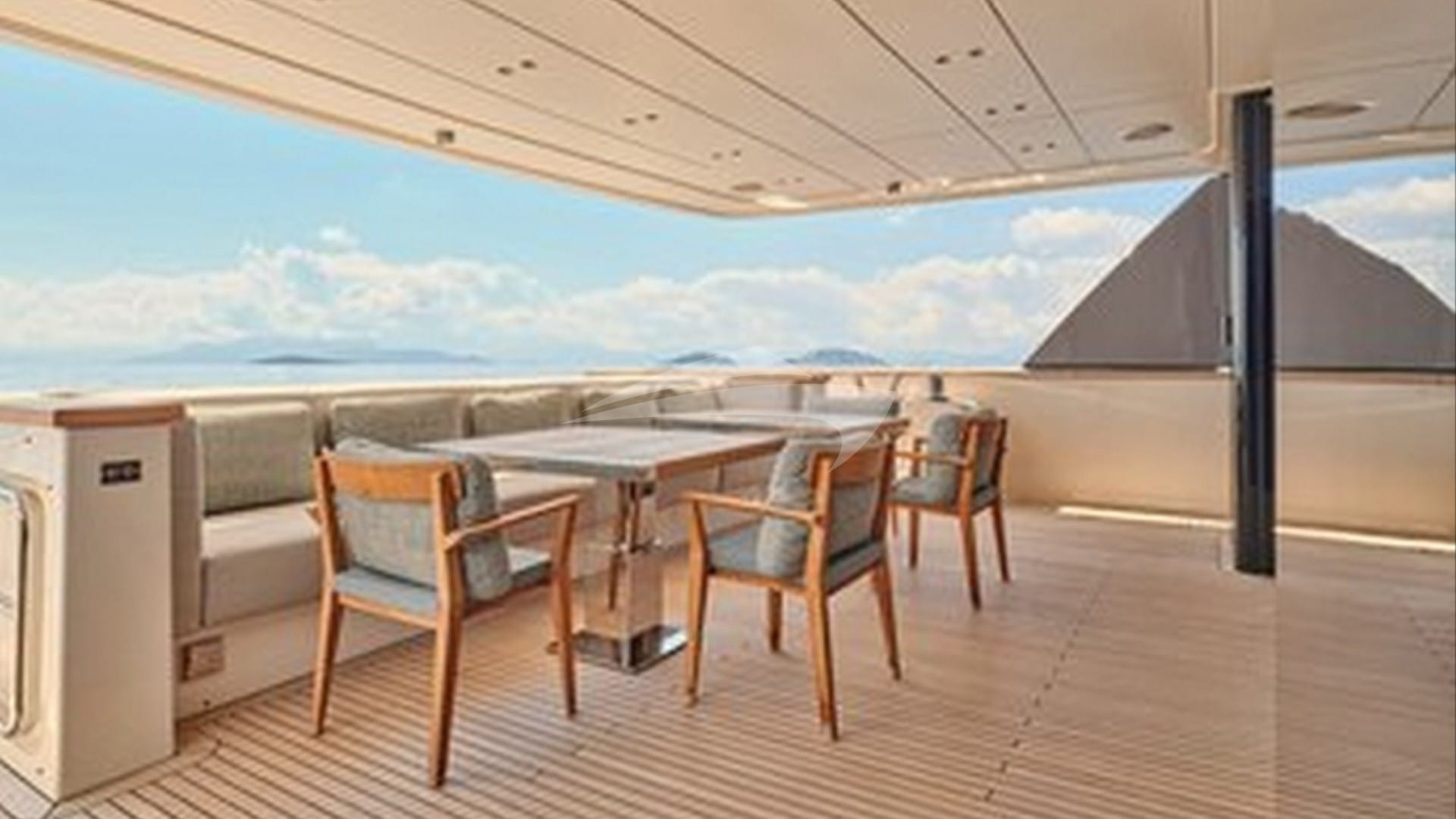 Aft Deck Seating