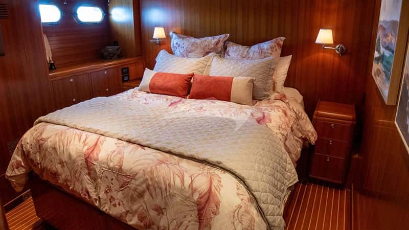 SERENDIPITY 26m motor yacht charter, photo 9