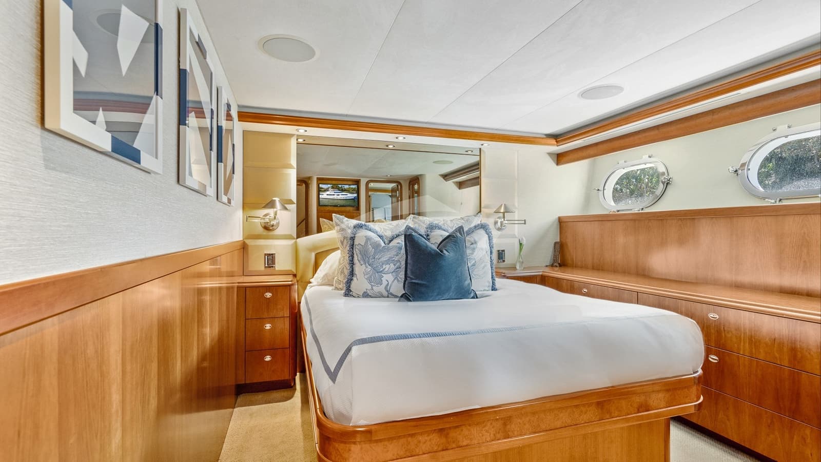 SLEEPOVER, photo from the yacht portfolio 15