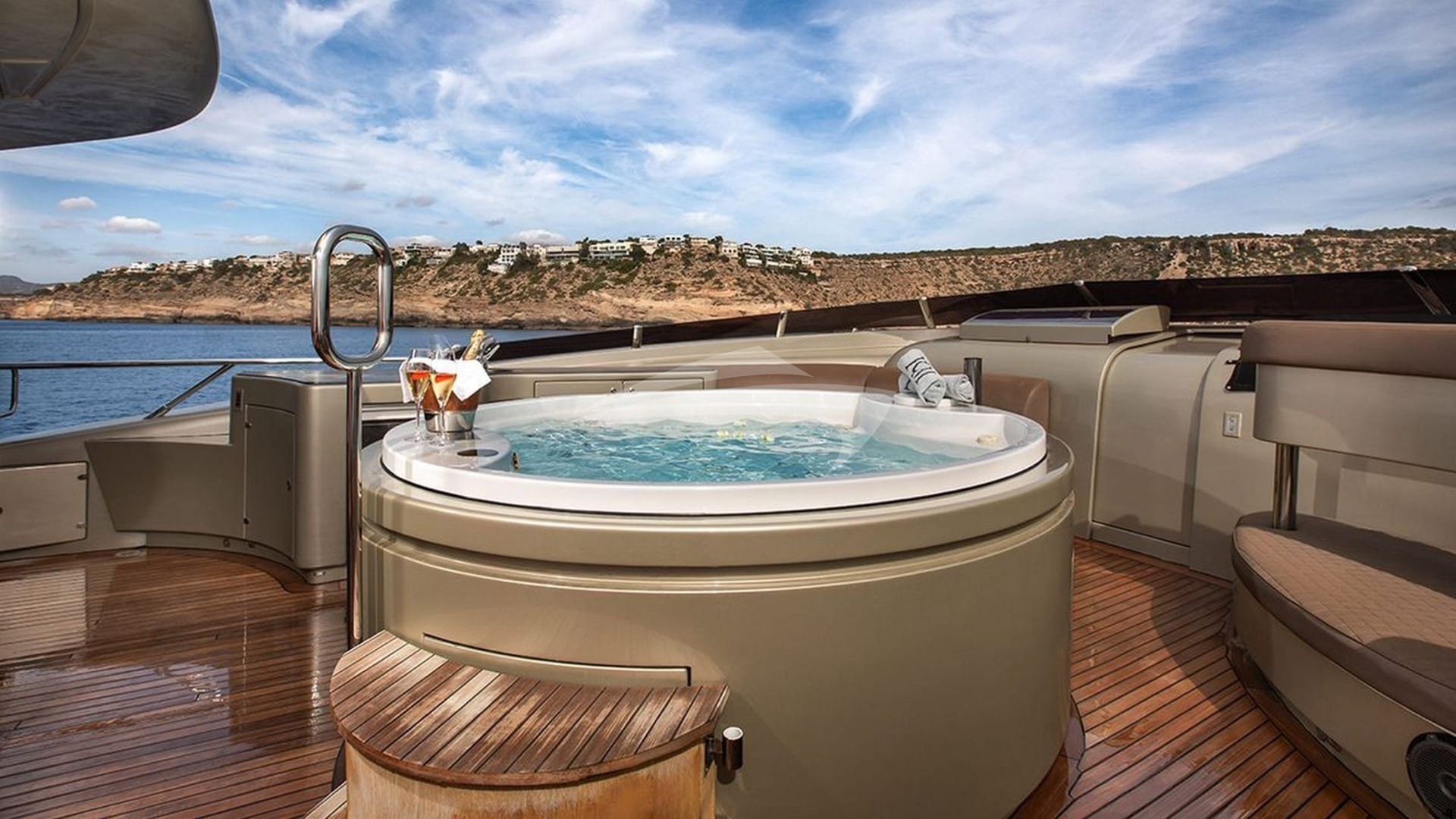 Deck Jacuzzi