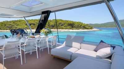 Dining and lounge area on Flybridge