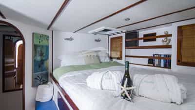 Master Queen Cabin