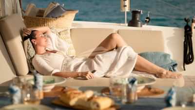 Guest relaxing on after sundeck