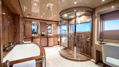 Main Deck - Master Ensuite