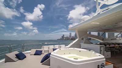 Deck Jacuzzi