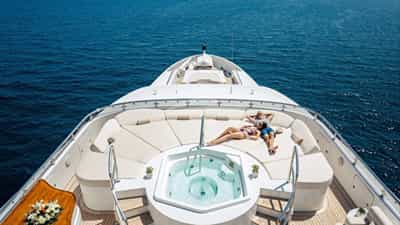 Sun Deck & Jacuzzi
