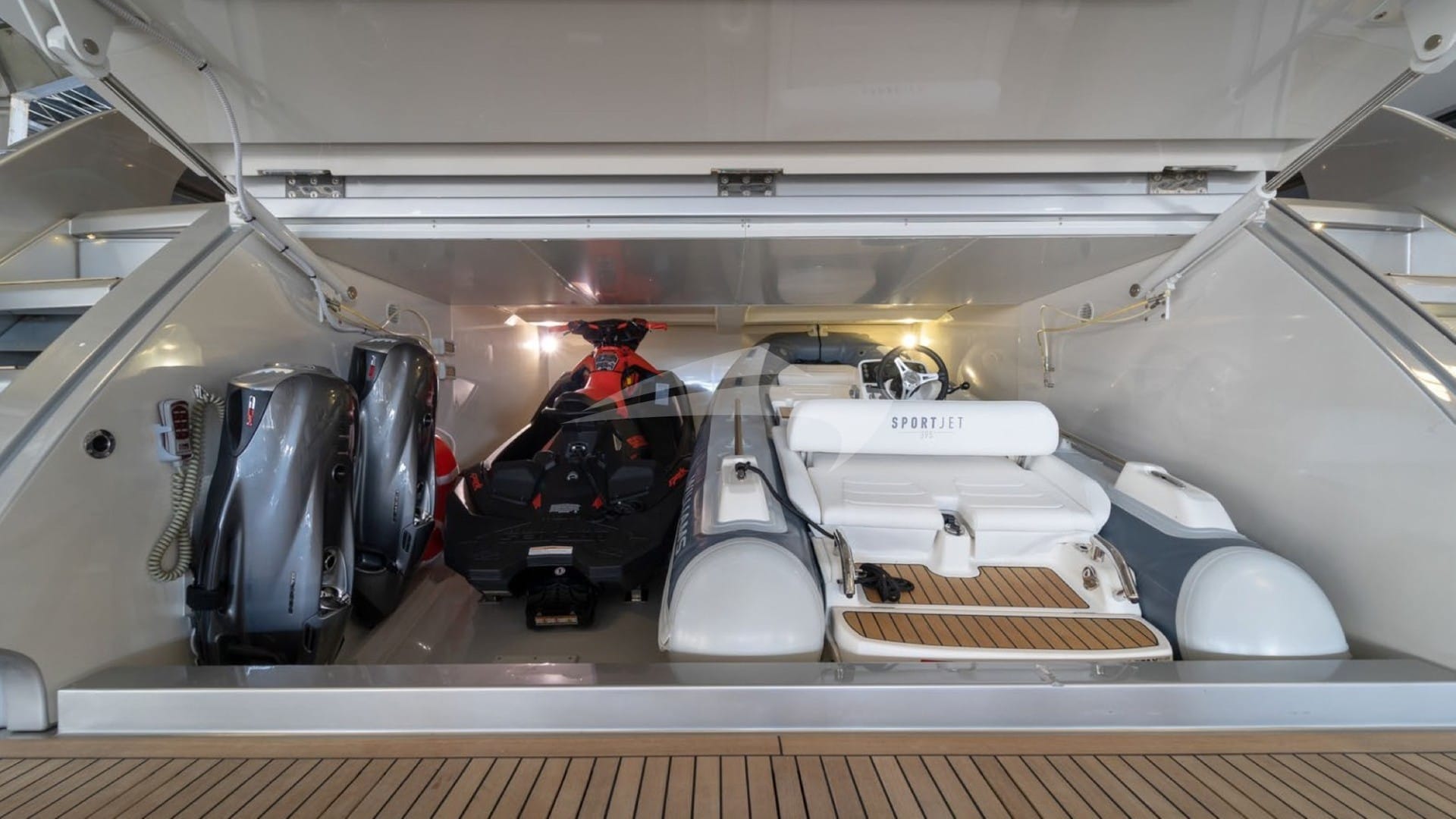 TENDER GARAGE & SWIM PLATFORM