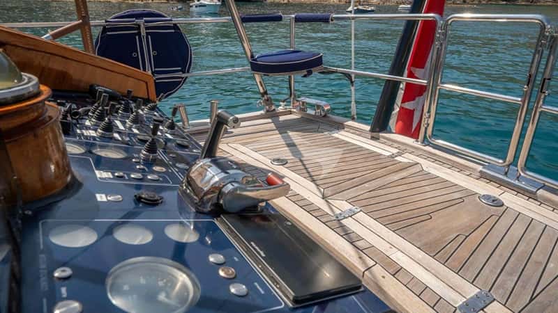 MALIZIA 25m sailing yacht charter, photo 10