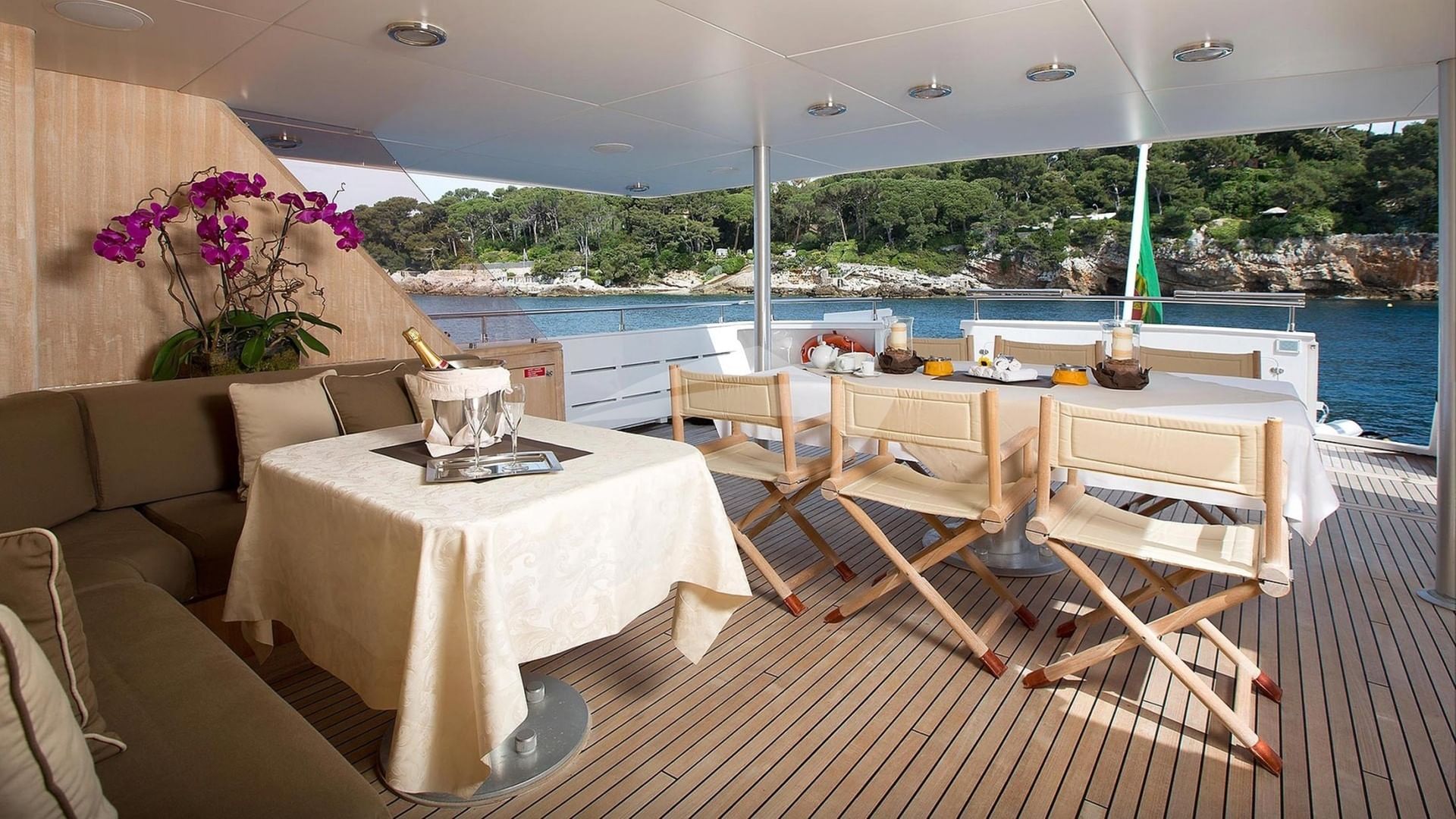 Aft deck dining