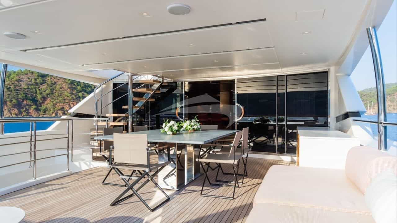 Main deck aft