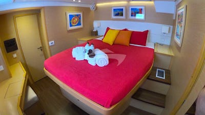 Starboard forward queen suite
