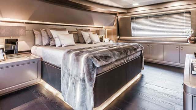 YVONNE yacht charter photo 3