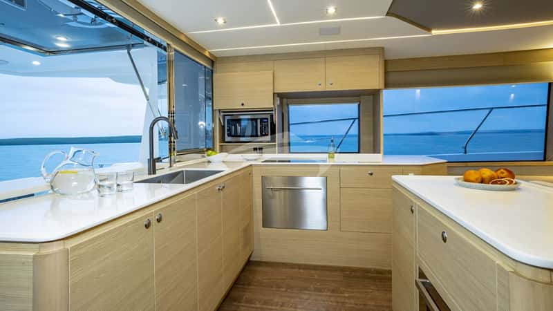 TIAMO 17m motor yacht charter, photo 4