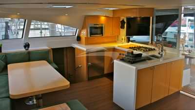 360-degree visibility in the main saloon