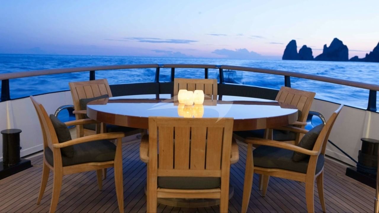 Deck Dining