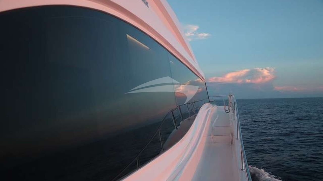 Huge interior accommodations