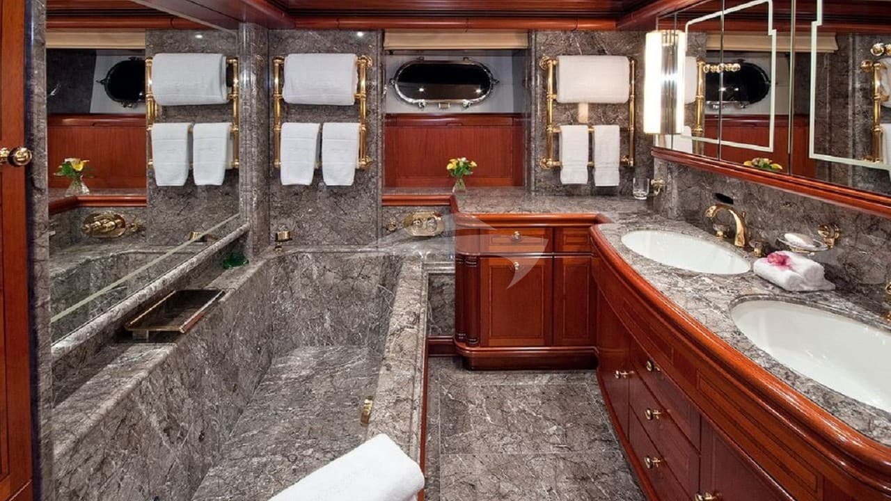 HYPERION, Aufnahme aus dem Yachtportfolio 8