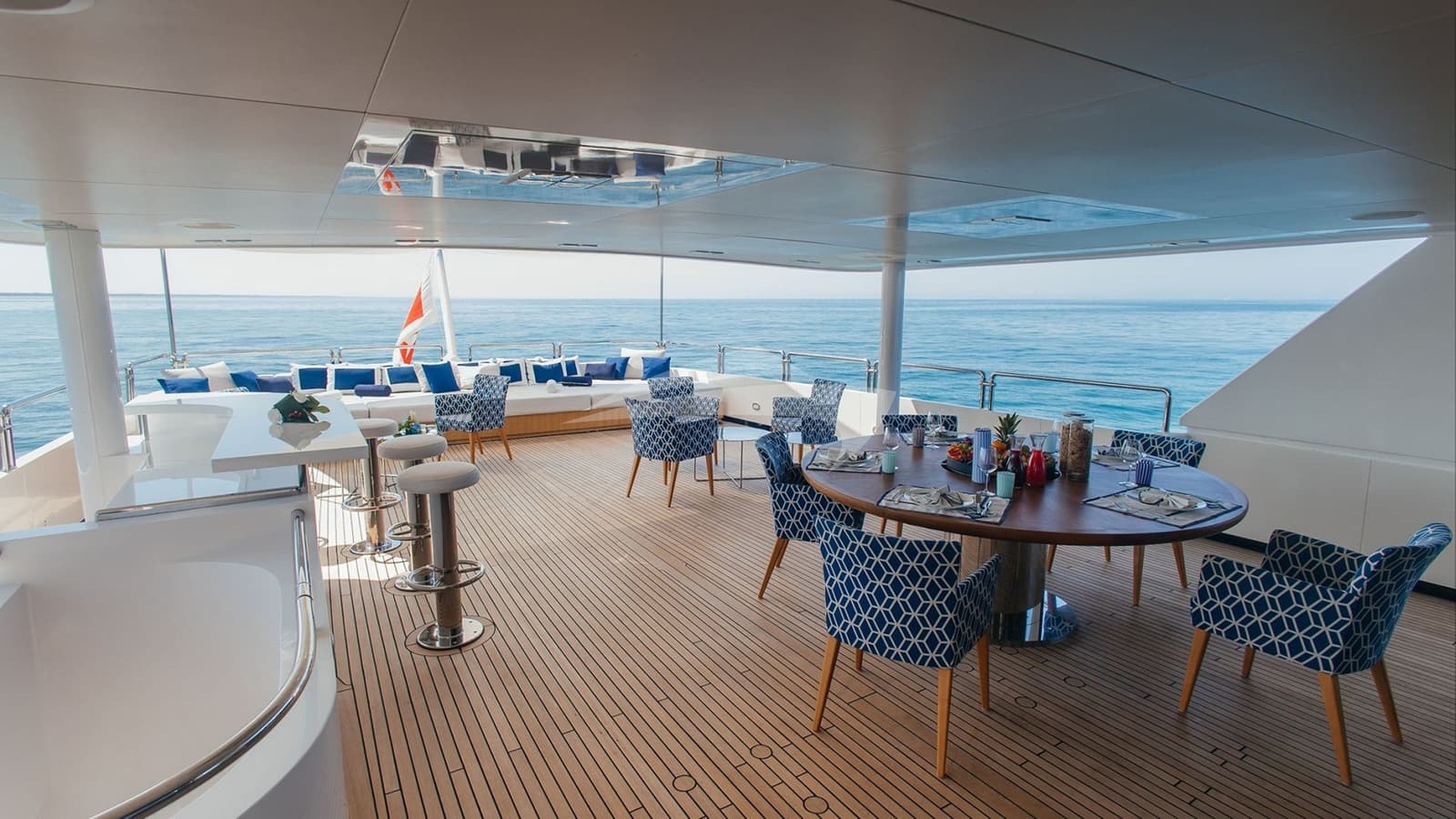LADY IN BLUE, photo from the yacht portfolio 25