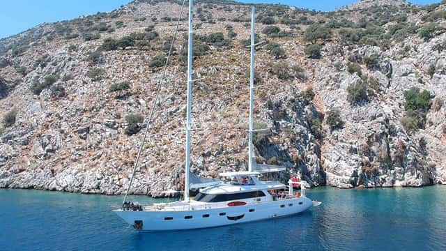 ANGELO III yacht charter photo 4
