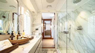 Owner's En Suite Bath