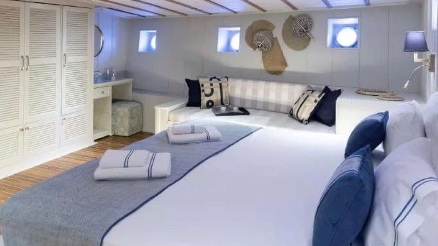 CAUSTIC, photo from the yacht portfolio