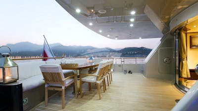 Aft deck space and seating