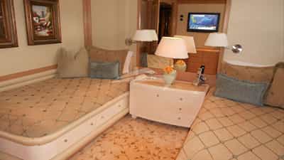 Twin Cabin