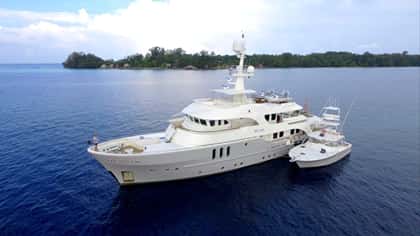 BELUGA 35m motor yacht charter, photo 13